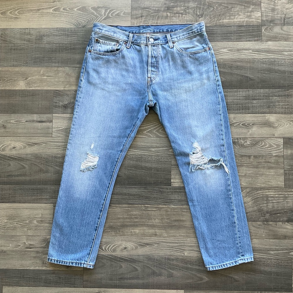 Levi’s 501 CT Custom Tapered Jeans Womens 31x32 Fits 36x28 Button Fly Distressed